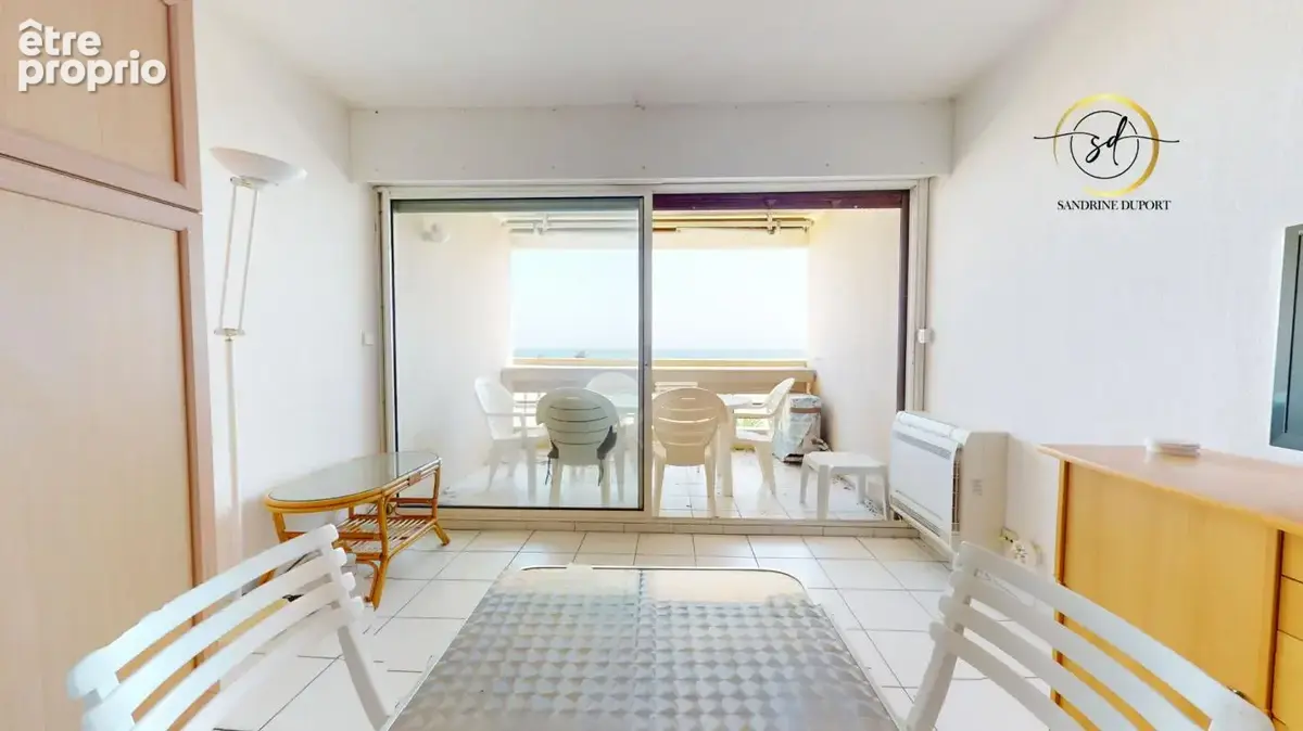 Pied a terre face à la mer -accès direct plage -terrasse -parking privé - piscine - photo 8