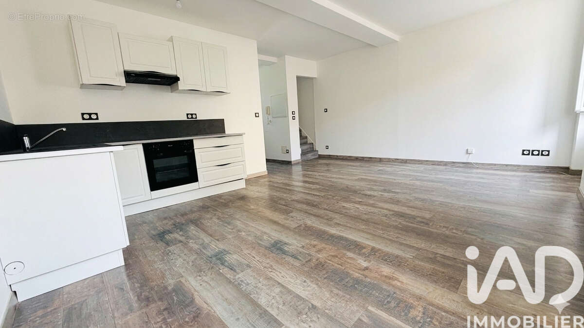 Photo 8 - Appartement à SURY-LE-COMTAL