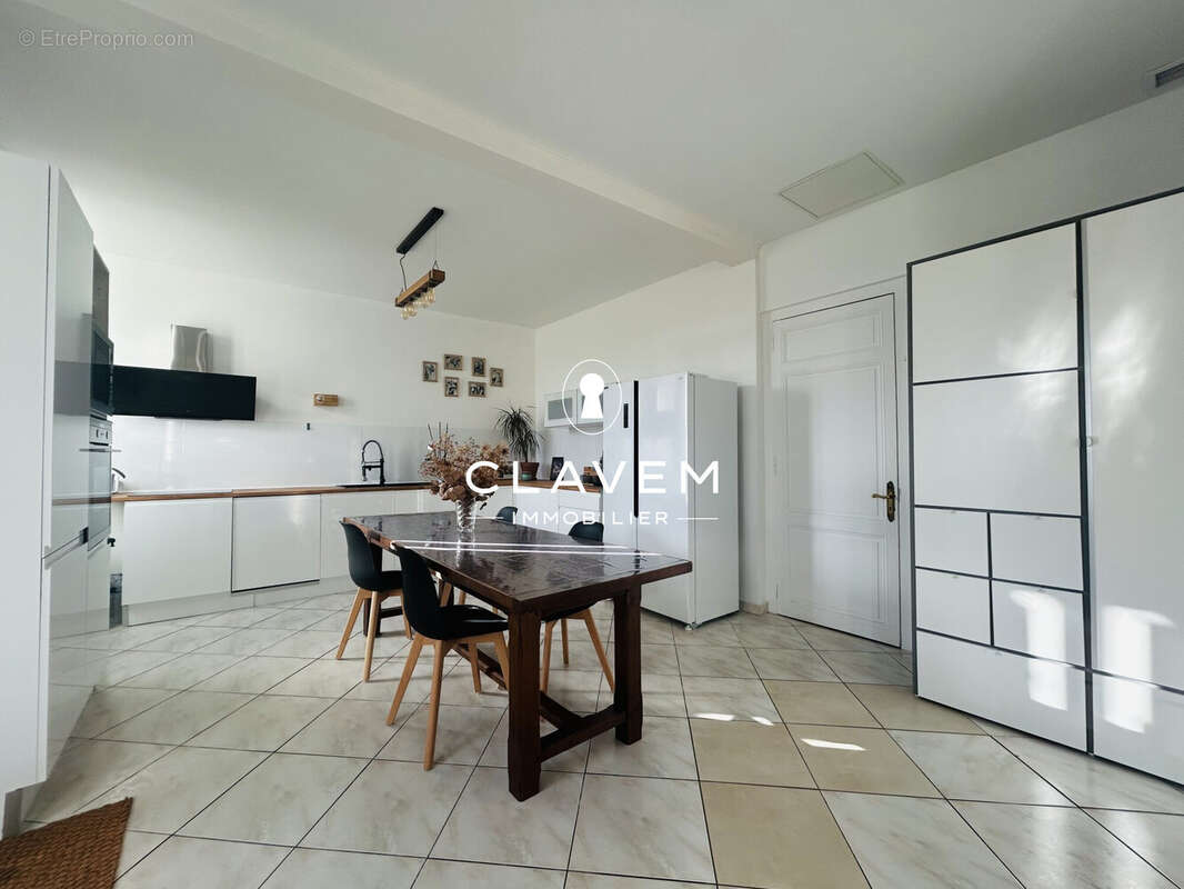 Maison à SAINT-CHRISTOLY-DE-BLAYE