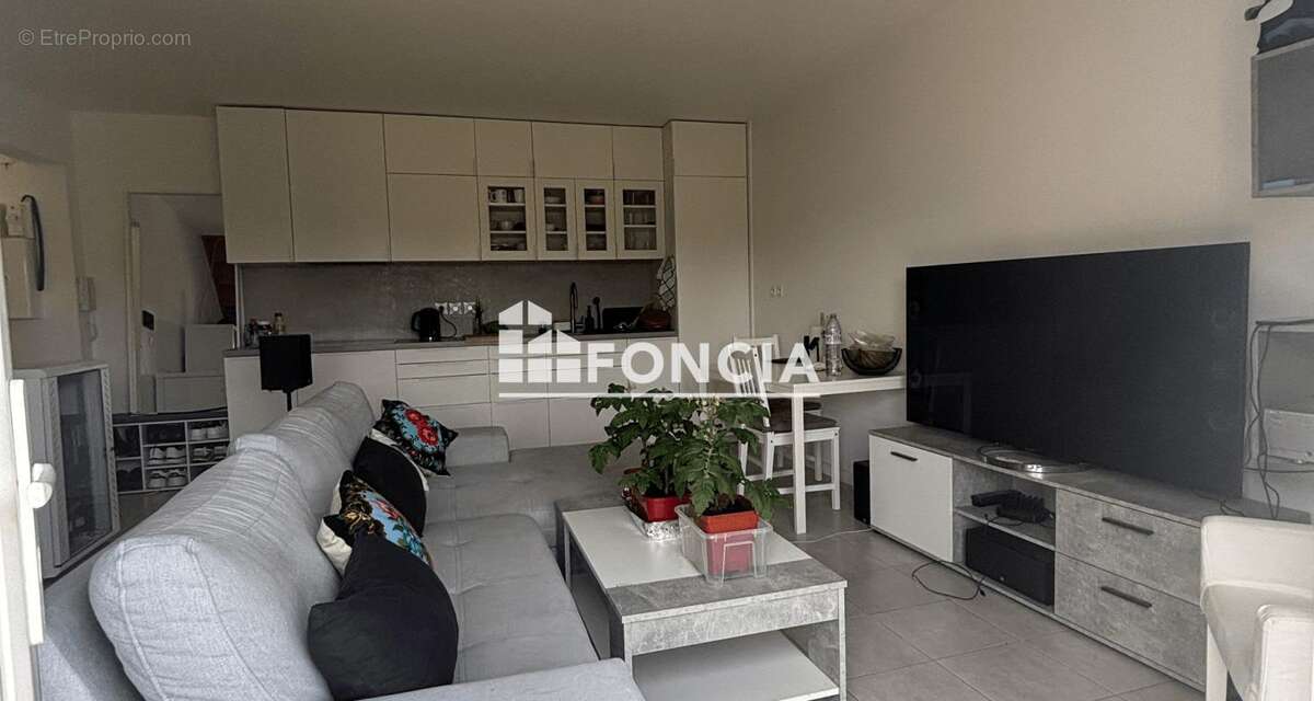 Appartement à SAINTE-GENEVIEVE-DES-BOIS