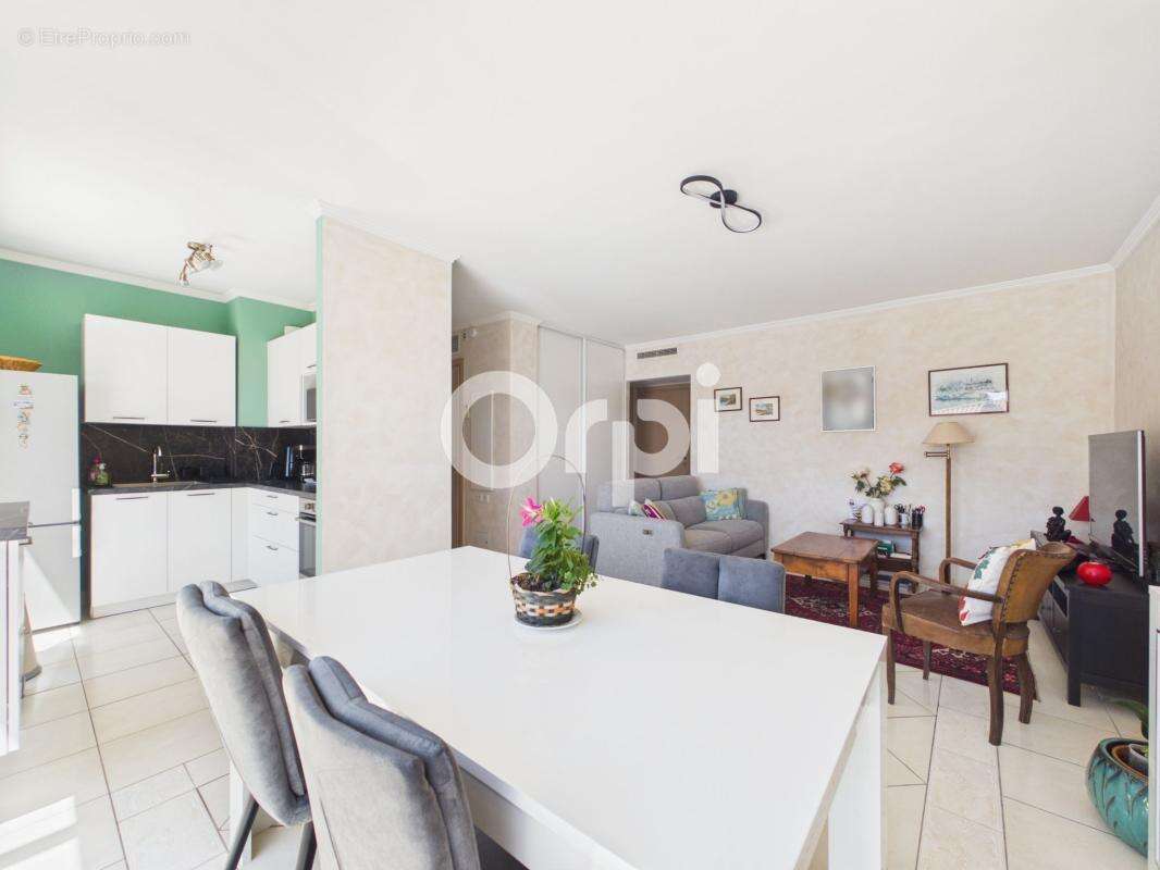 Appartement à MANDELIEU-LA-NAPOULE