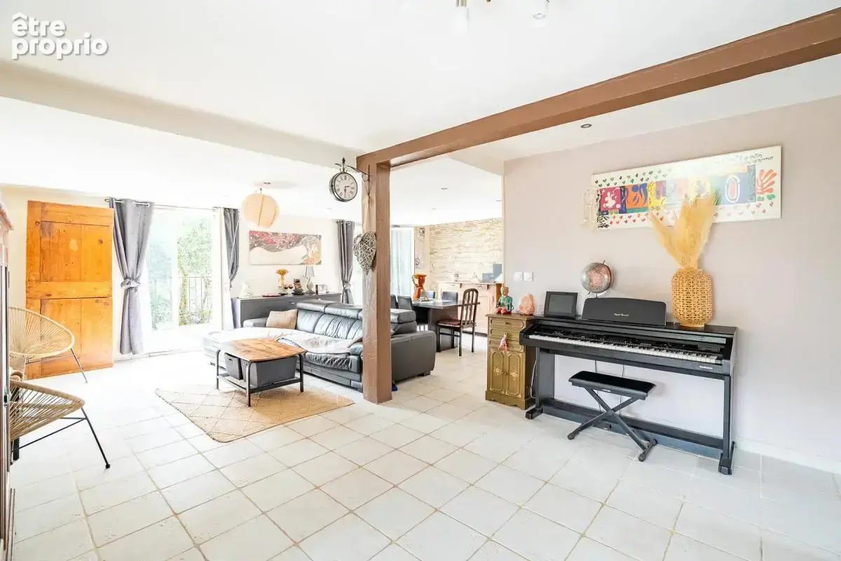 Maison de 7 pièces de 170 m² à Camarsac - photo 2