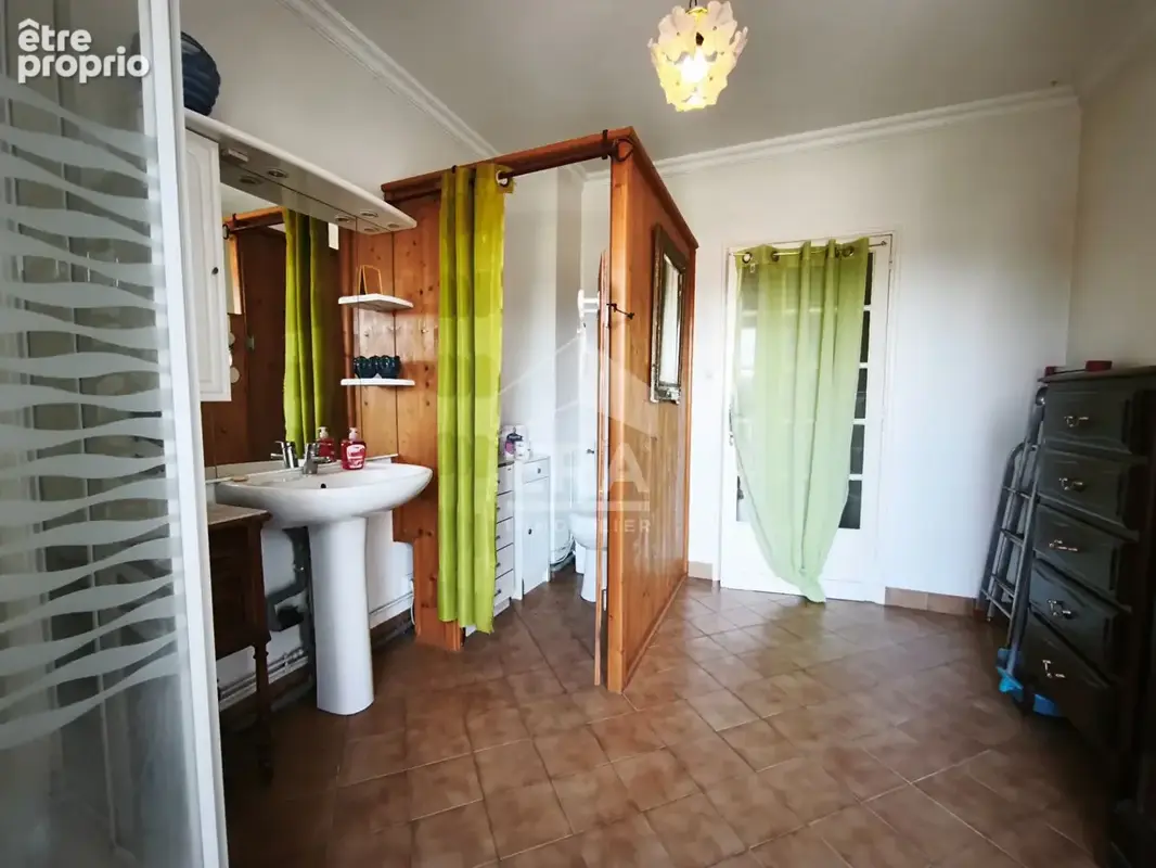 Propriété familiale avec ascenseur, piscine et maison d'invités - photo 9