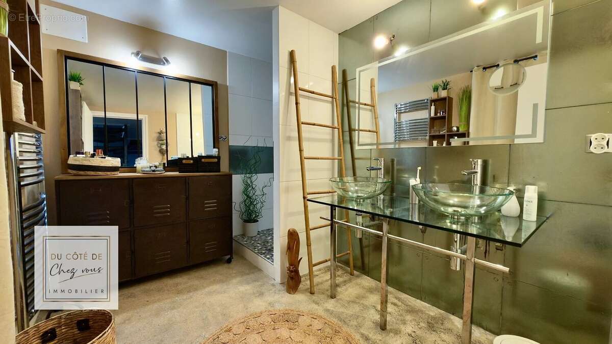 Appartement à SAINTE-SAVINE