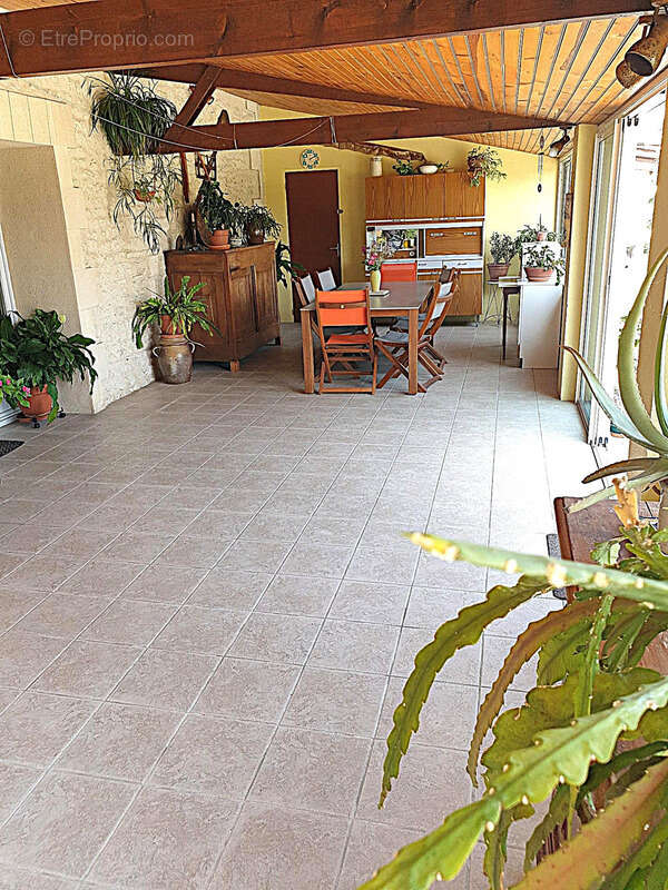 Maison à BARBEZIEUX-SAINT-HILAIRE