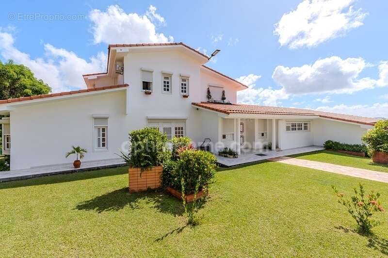 Maison à SCHOELCHER