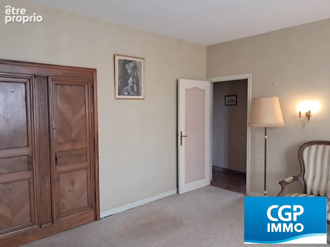Maison 9 pièces 220 m² à vendre à Saint-Laurent-Les-Tours (46400) - photo 5