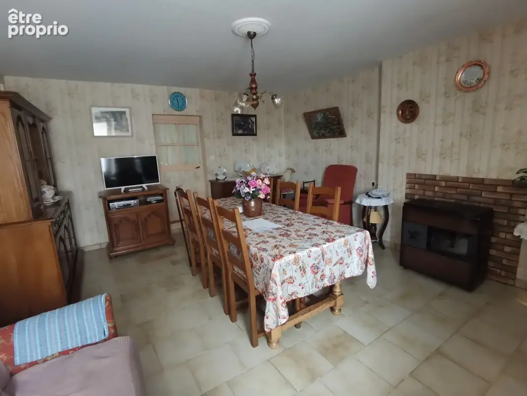 Maison de campagne plain pied avec granges et dépendances - photo 7