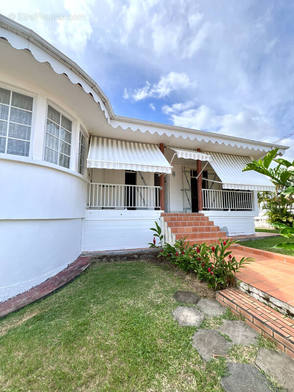 Appartement à BASSE-TERRE
