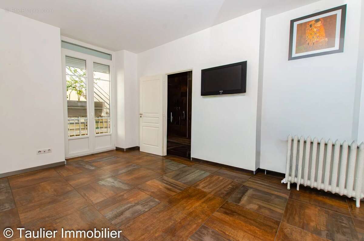 Magnifique T3, 102m² au 1er étage, avec balcon et monte-escaliers - photo 12