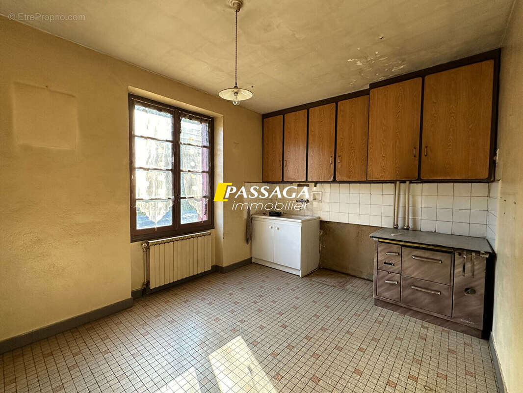 Maison à SAINT-CHRISTOPHE-VALLON