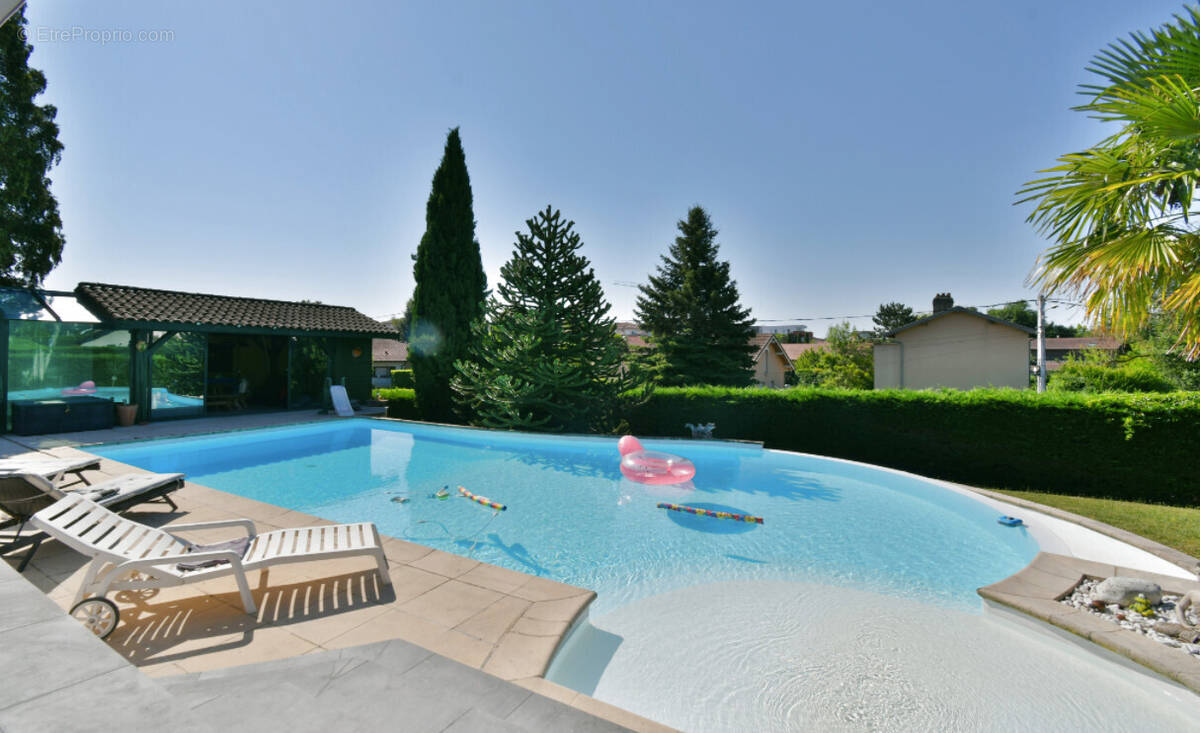 Maison à PERONNAS
