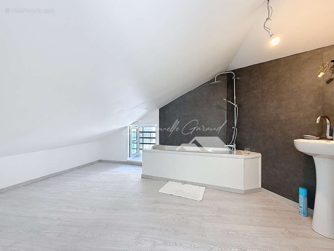 Maison à MOSTUEJOULS