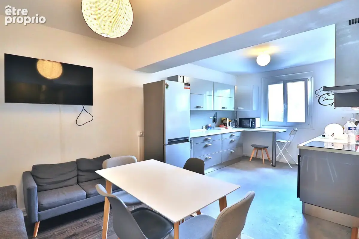 Appartement T5 en duplex de 97 m2 avec 4 chambres et deux places de parking - photo 4