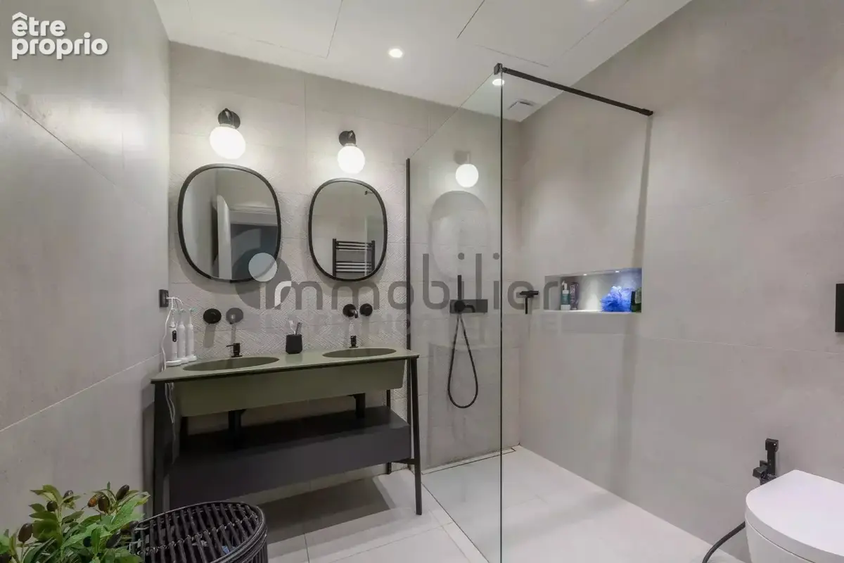 Appartement de 118m² avec piscine privative, terrasse, jardin et stationnements - photo 22