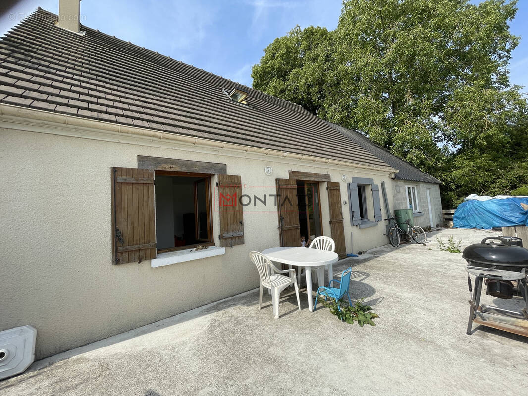 Maison à LA CHAPELLE-MOUTILS