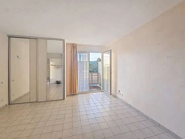 Appartement à VALBONNE