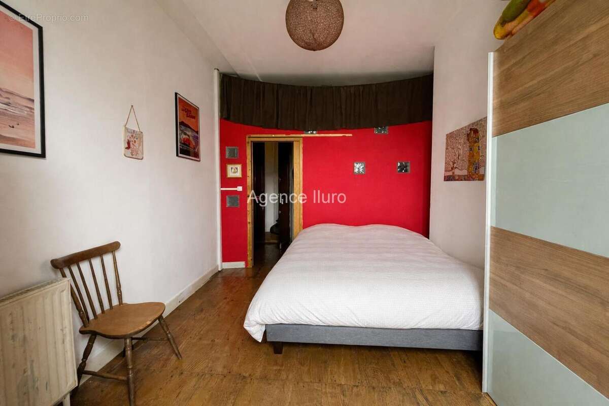CHAMBRE 2 - Appartement à OLORON-SAINTE-MARIE