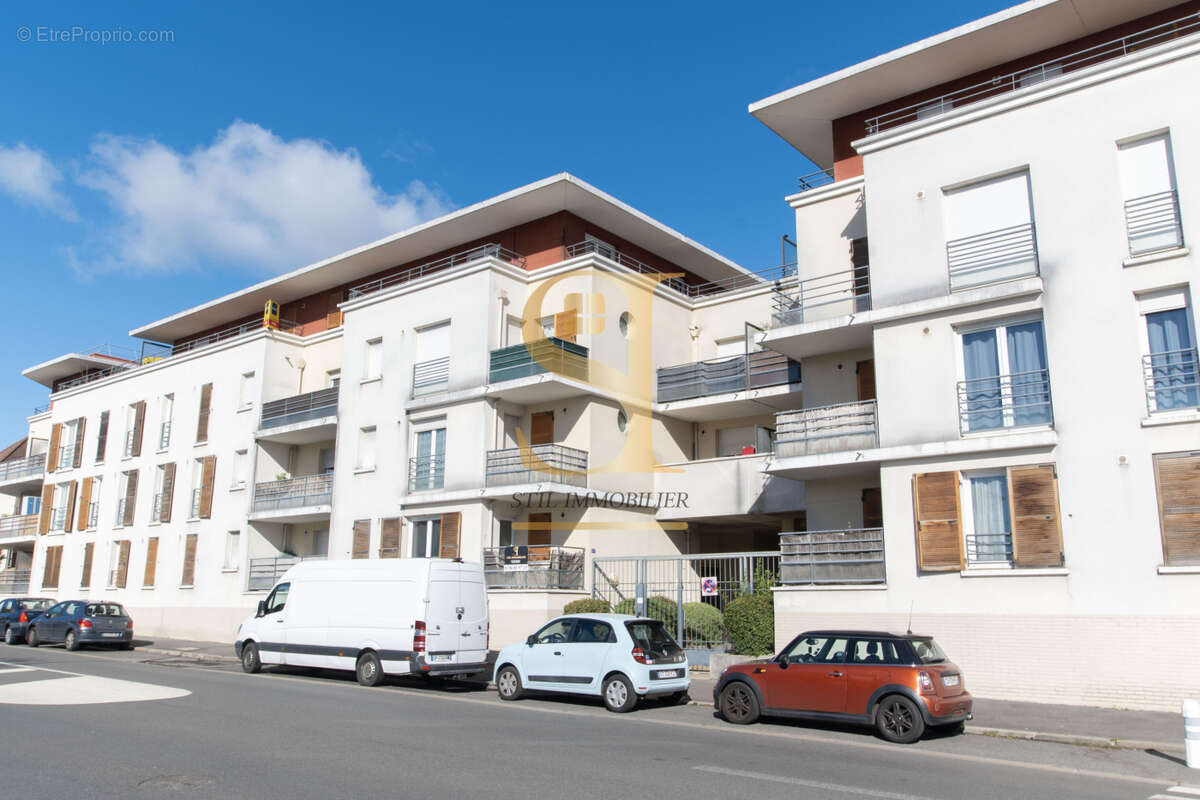 Autre à VIGNEUX-SUR-SEINE