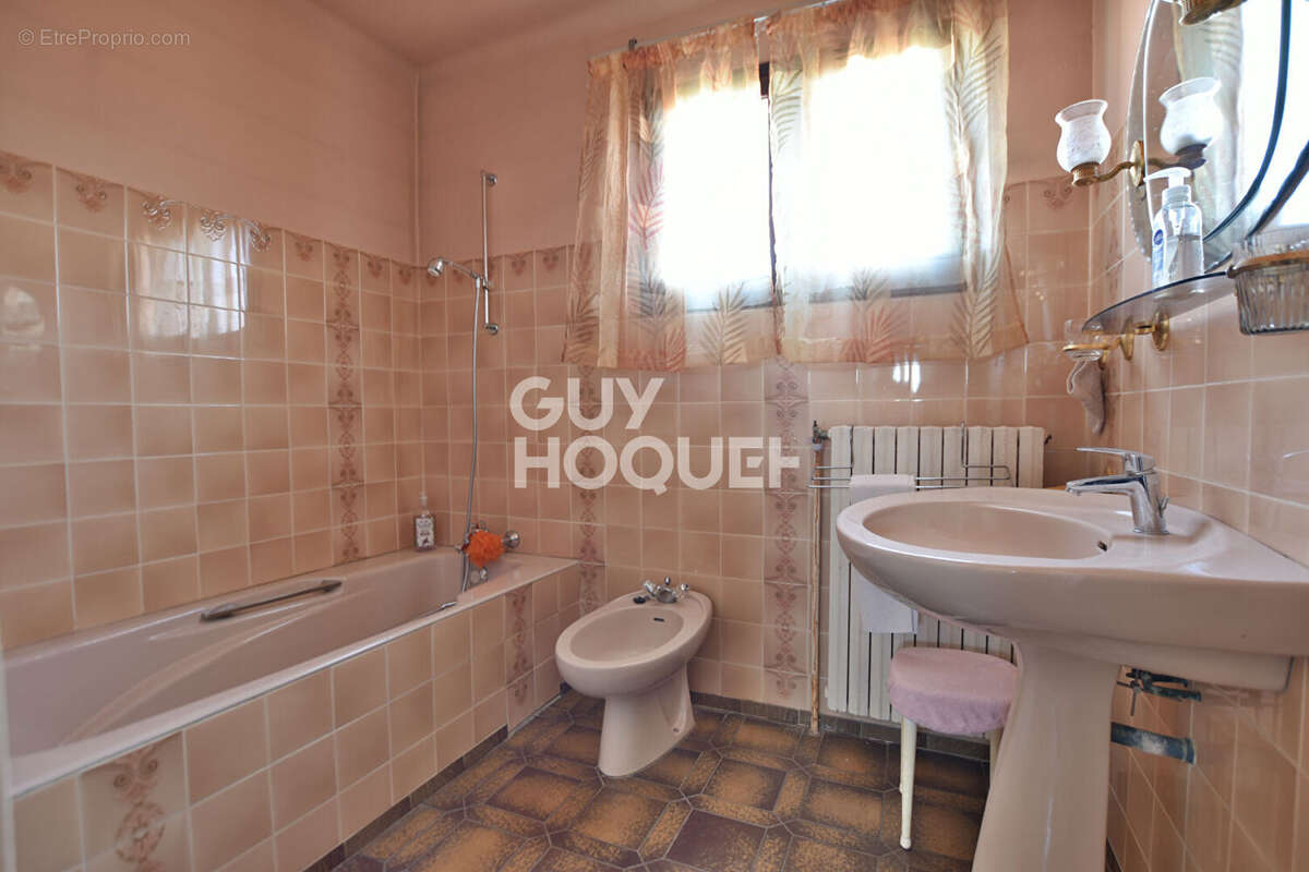 Maison à LAROQUE-DES-ALBERES