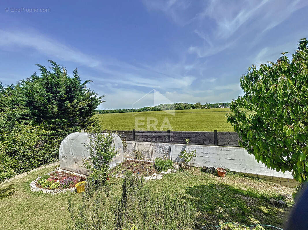 Maison à CHAUMONTEL