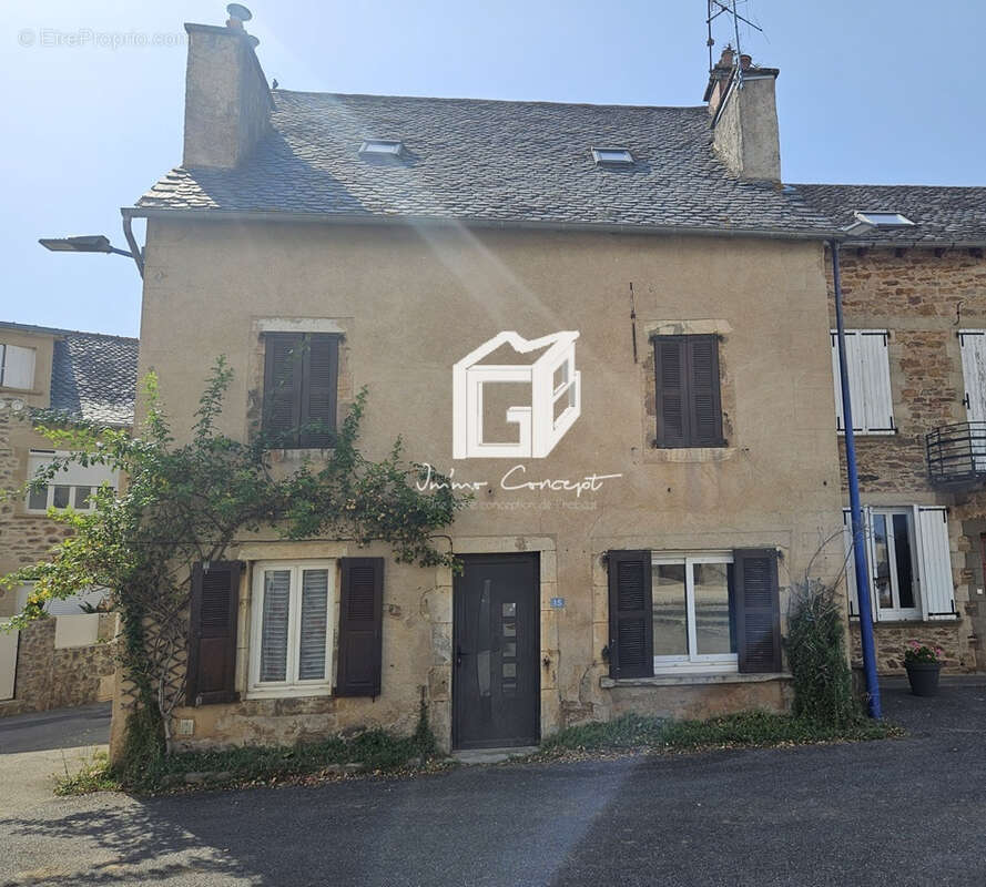 Maison à LUC-LA-PRIMAUBE