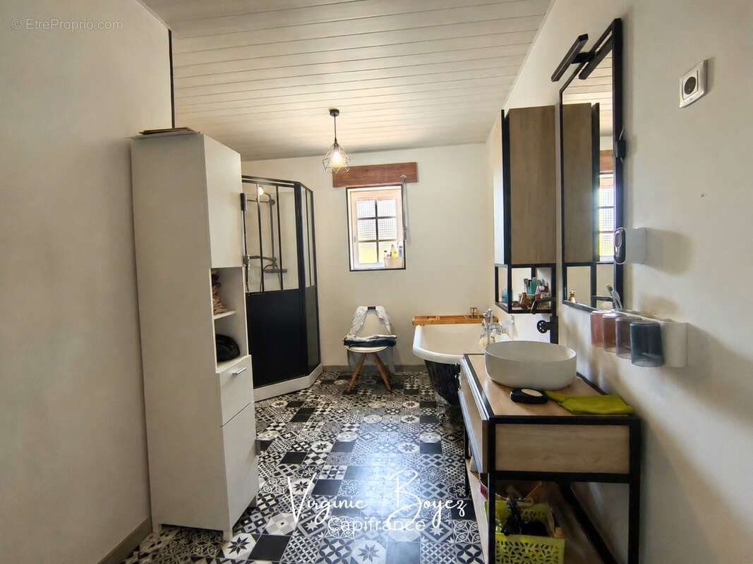 Maison de campagne 190 m² – 4 chambres – Terrain clos de 7 500 m² – Beau potentiel - photo 7
