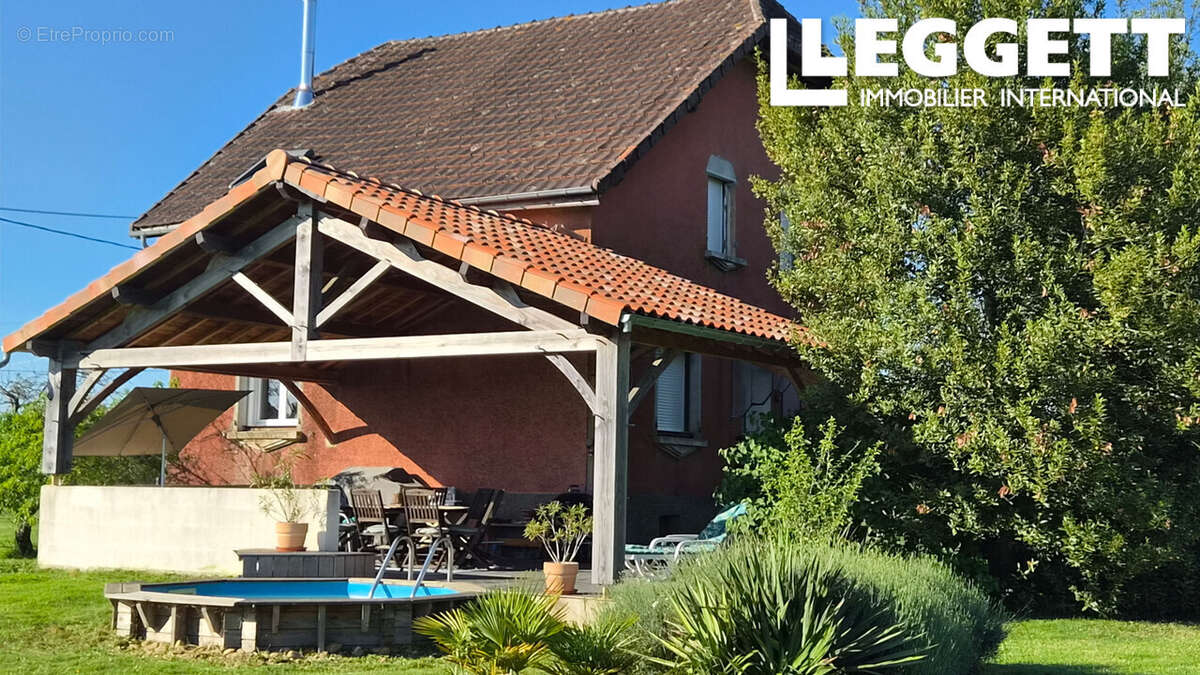 Maison moderne de 4 chambres. Terrasse, piscine, grand jardin et hangar/atelier - photo 10