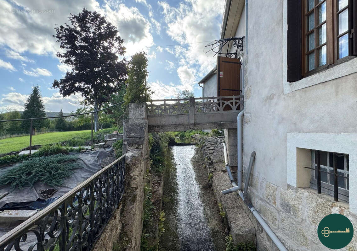 Maison à CHOLOY-MENILLOT