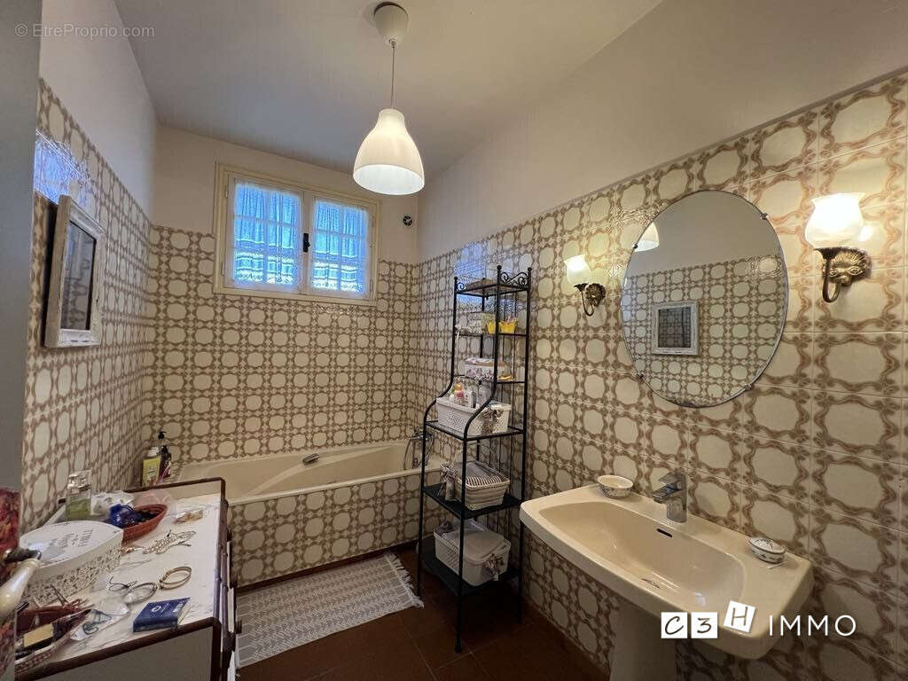 Maison à SAINT-ELIX-LE-CHATEAU