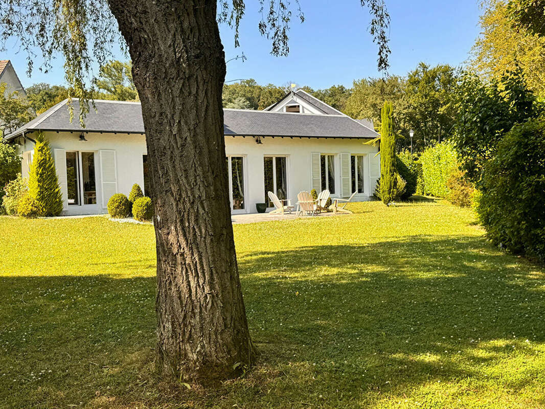 Maison à SAINT-NOM-LA-BRETECHE