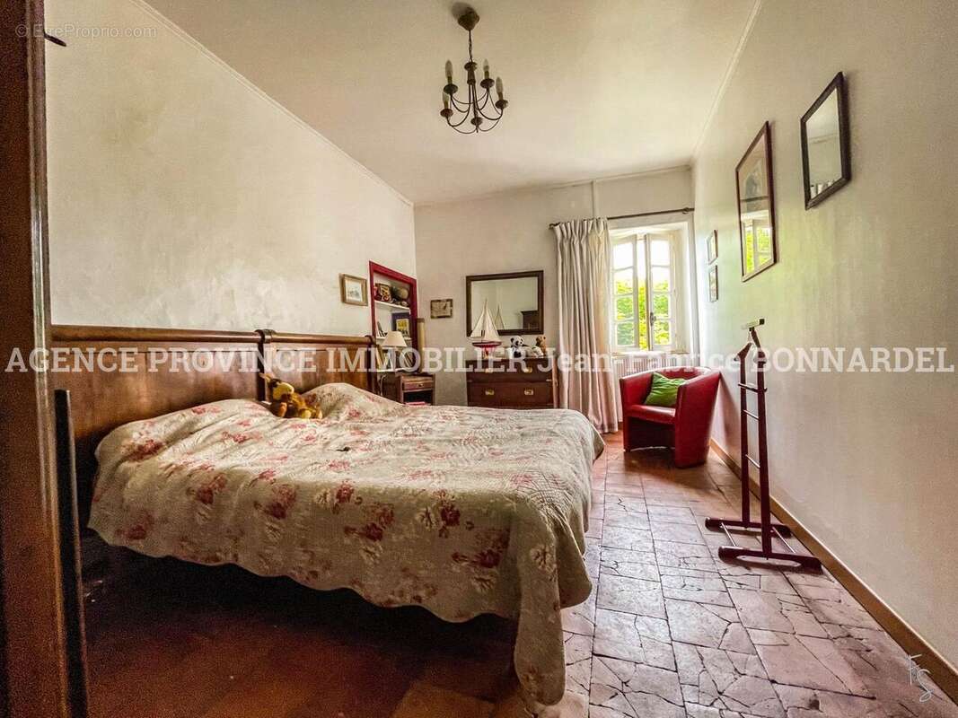 Maison 229 m² à La Baume-De-Transit  - photo 15