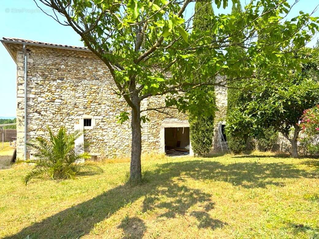 Maison à MONTELIMAR