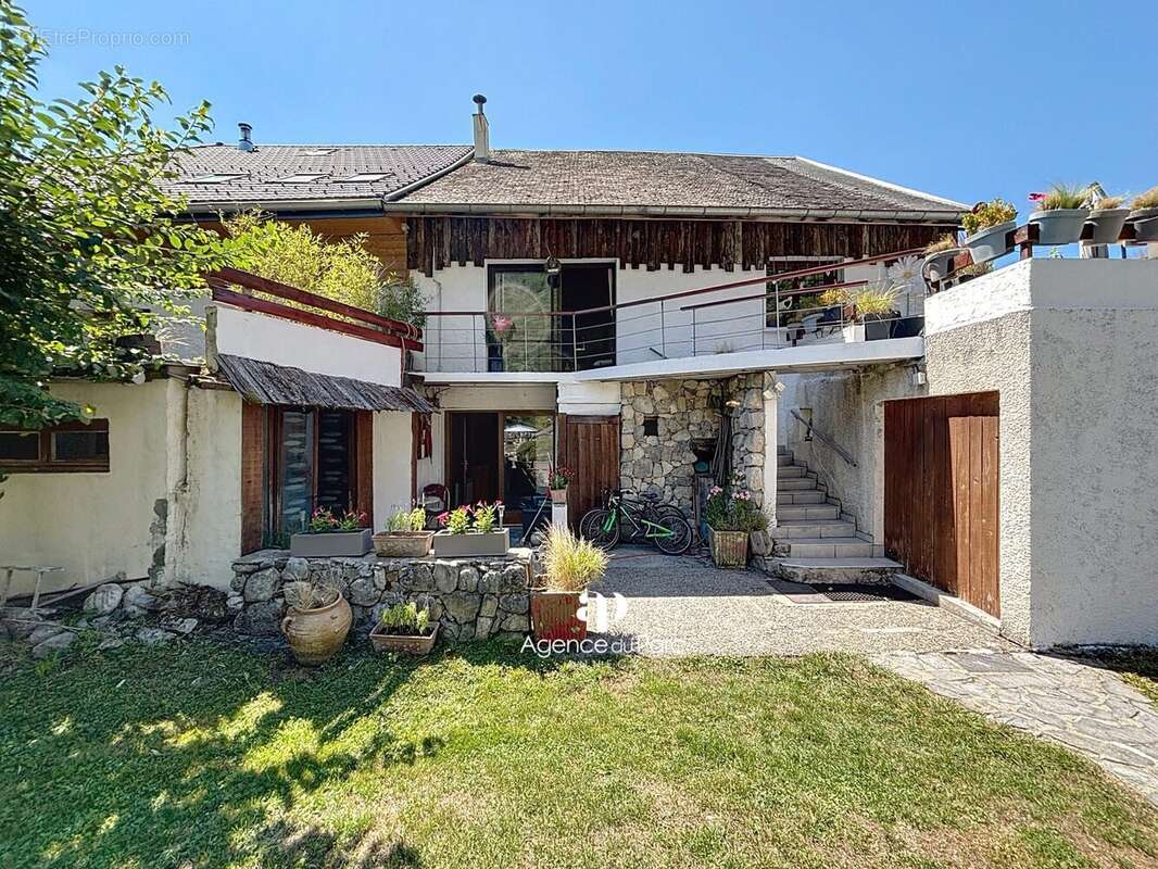 Maison à DOUSSARD