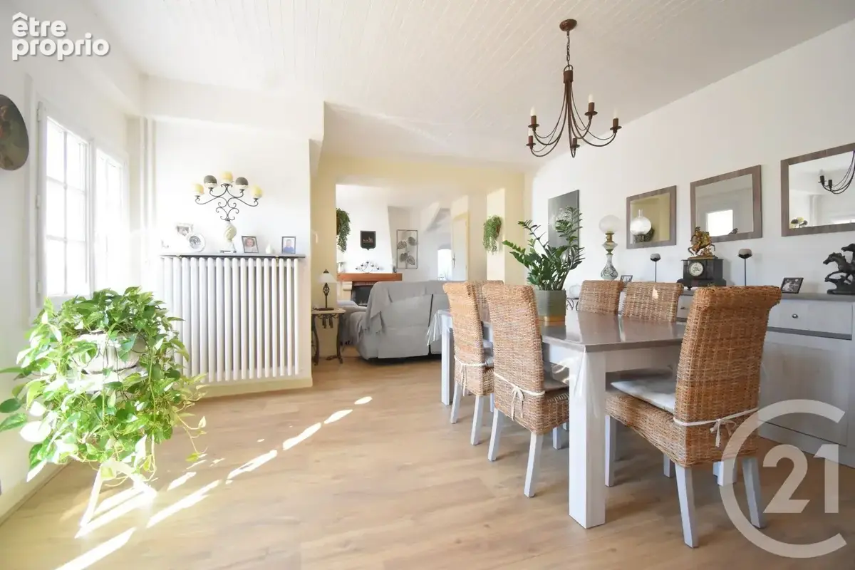 Maison 158 m² à Vendat  - photo 6