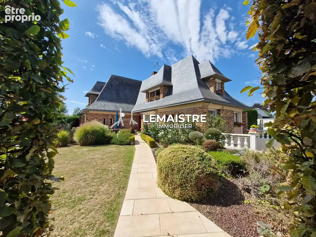 Maison à vendre - proche St-Romain - 199 m² - Sous-sol complet - jardin et verger - photo 2