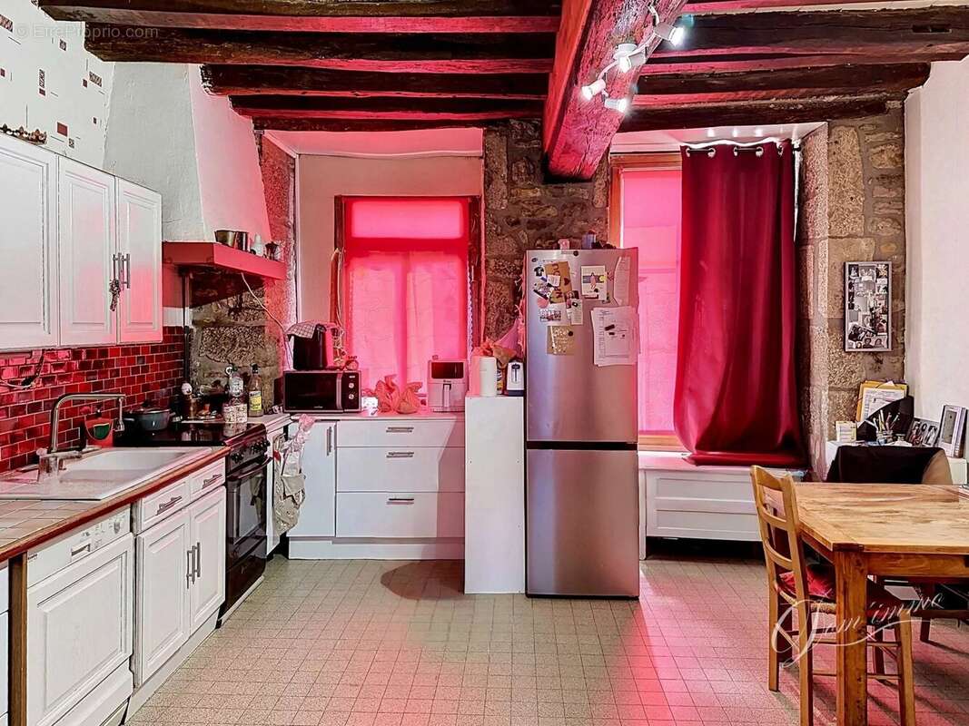 Maison à VIC-SOUS-THIL