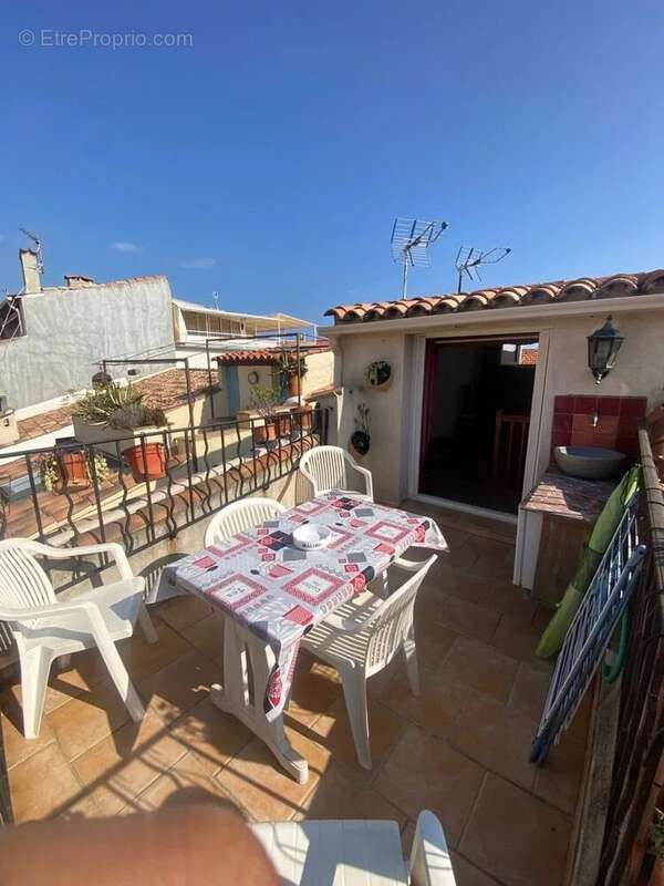 Maison de village dans le vieil Antibes - vue mer et terrasse - photo 2