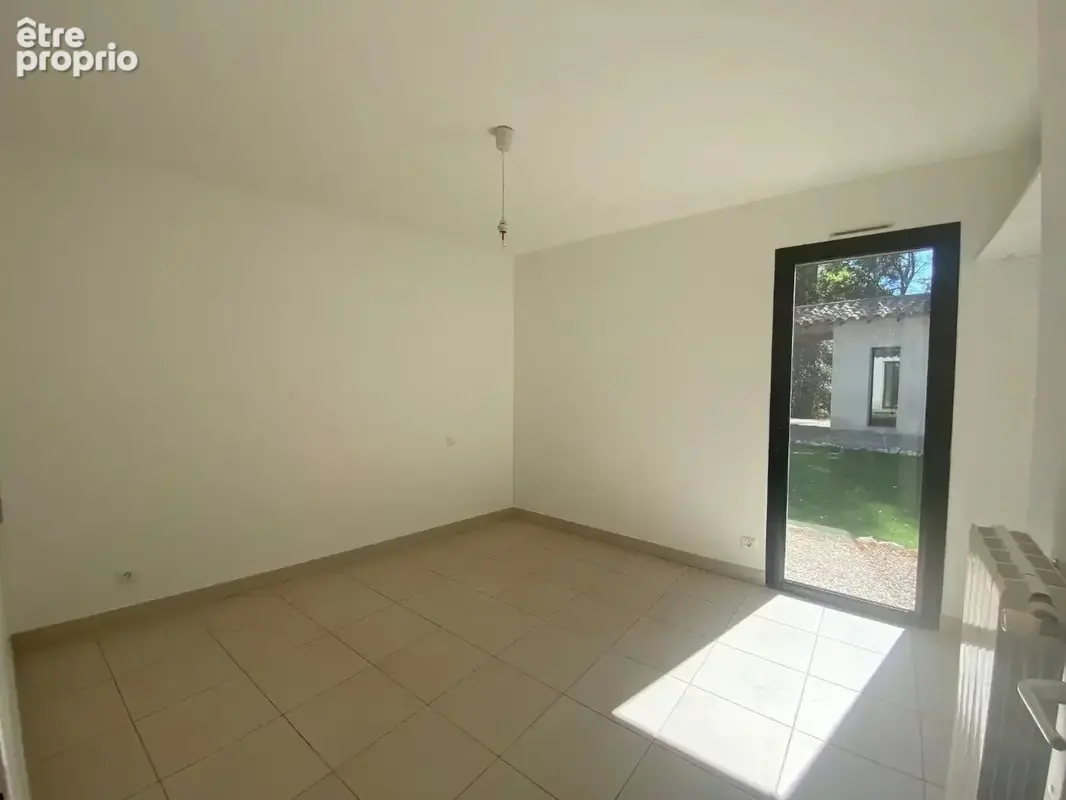 ASSAS  Élégante villa de plain-pied avec piscine dans un environnement privilégié - photo 14