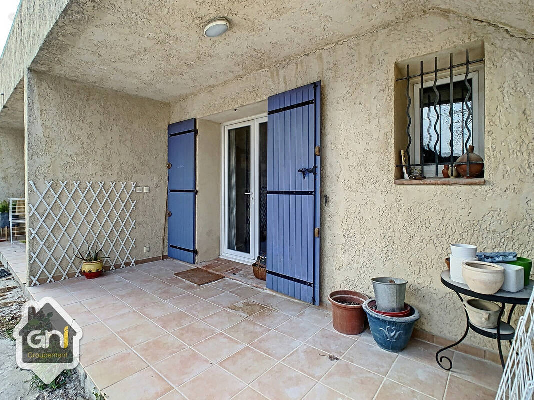 Appartement à SENAS