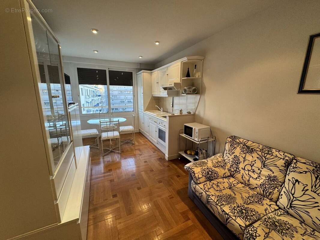 Rare  dernier etage carre d'or / pietonne - photo 3