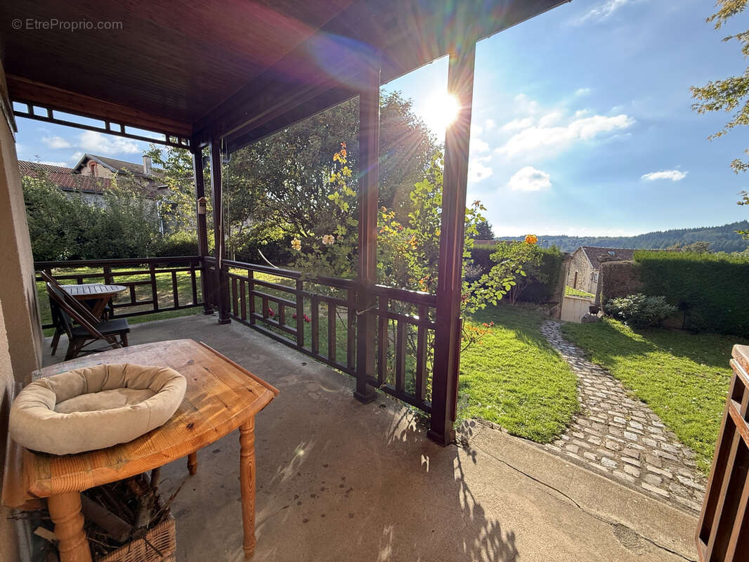 Maison à SAINT-REMY-SUR-DUROLLE