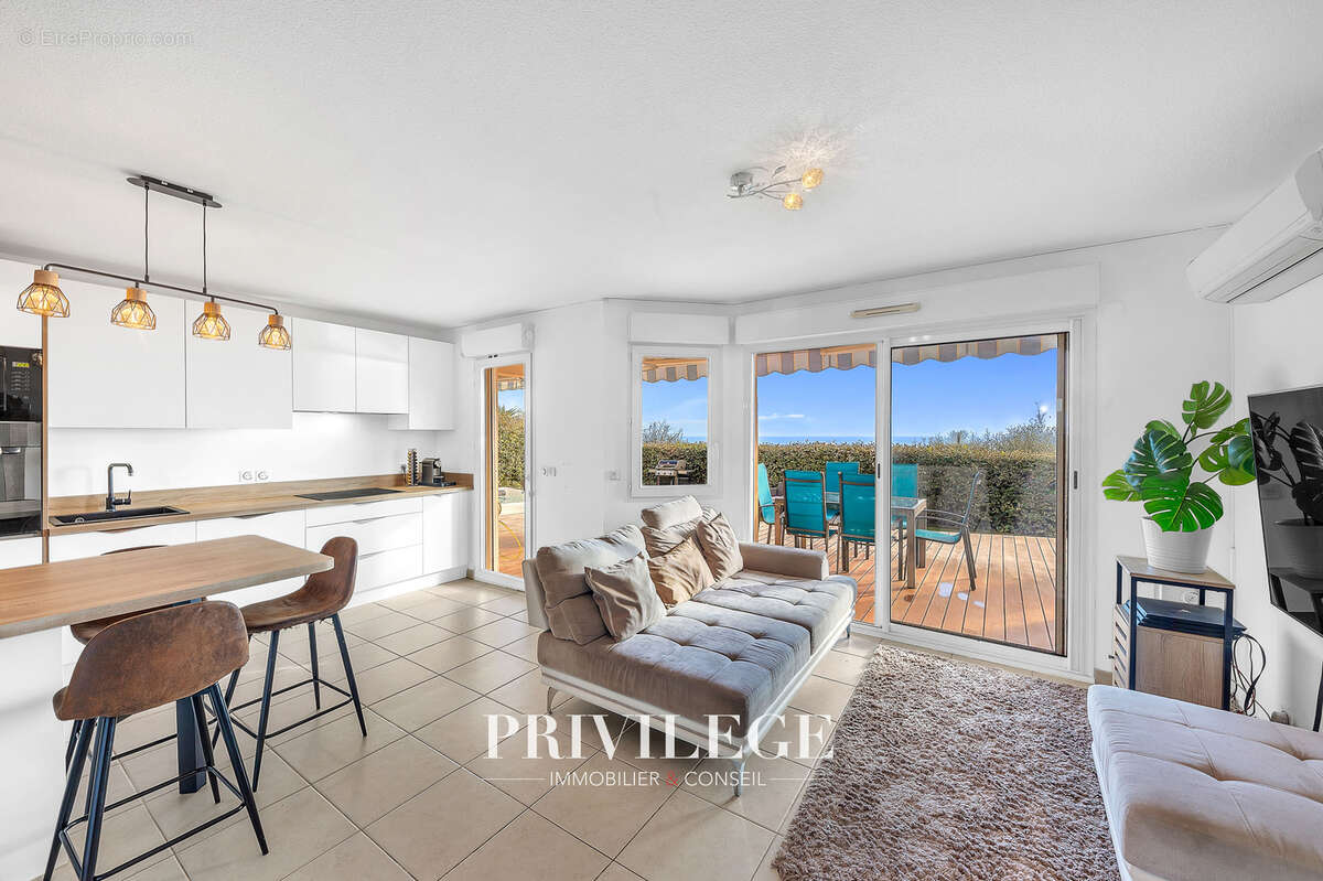 Appartement à SAINT-LAURENT-DU-VAR