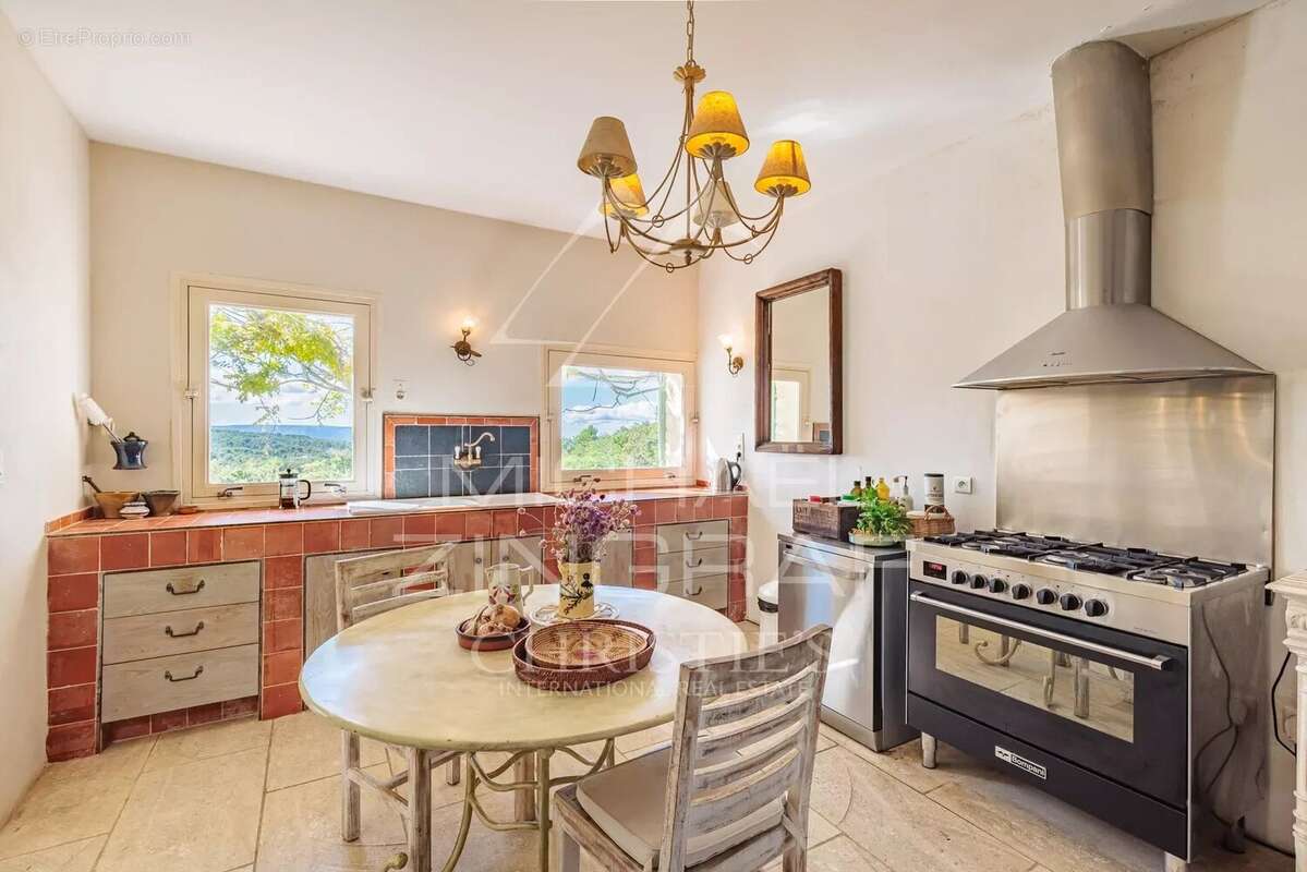 Superbe propriété avec vue imprenable sur le Luberon - photo 7
