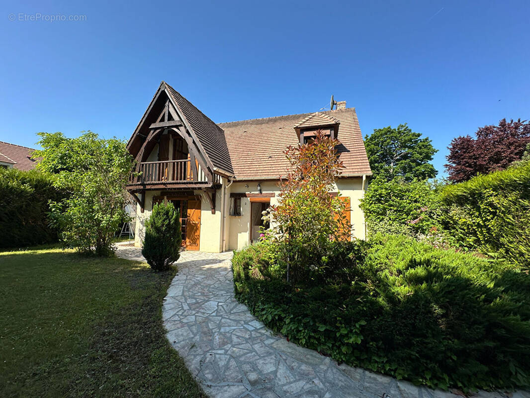 Maison à MILLY-LA-FORET