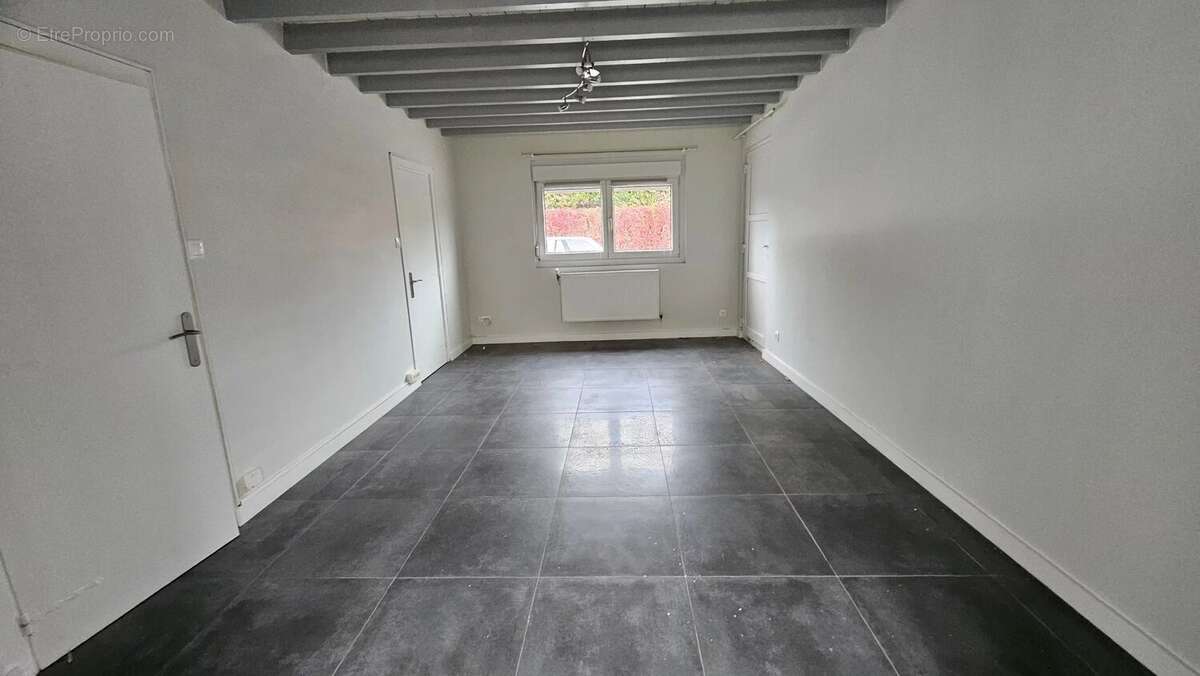 Maison à NEUVILLE-EN-FERRAIN