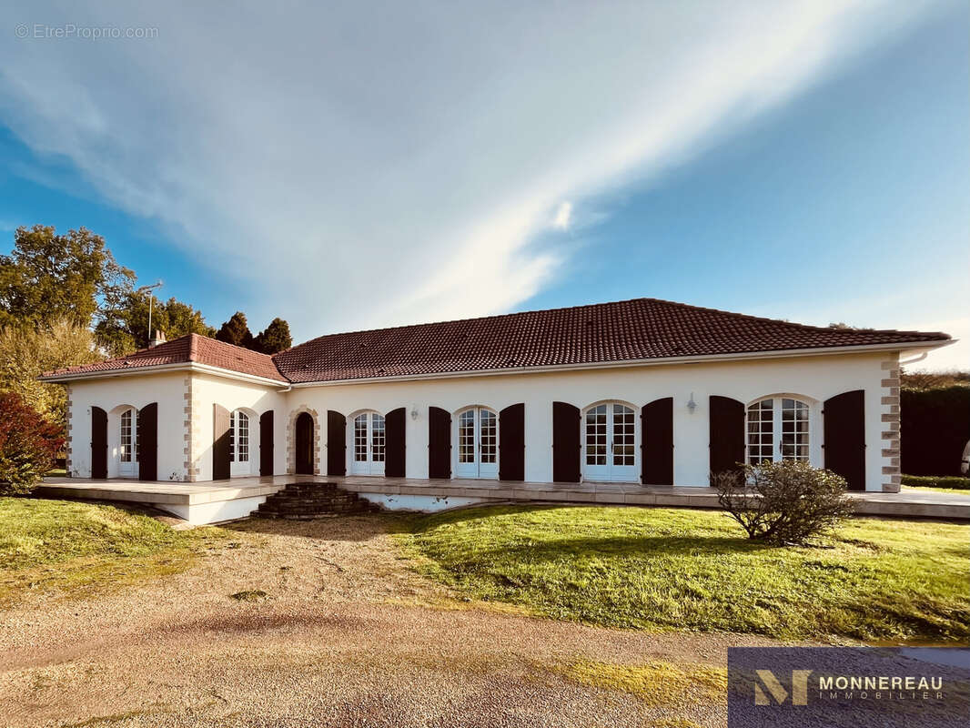 Maison à SAUZE-VAUSSAIS