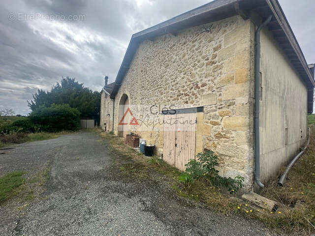 Maison à SAINTE-CROIX-DU-MONT