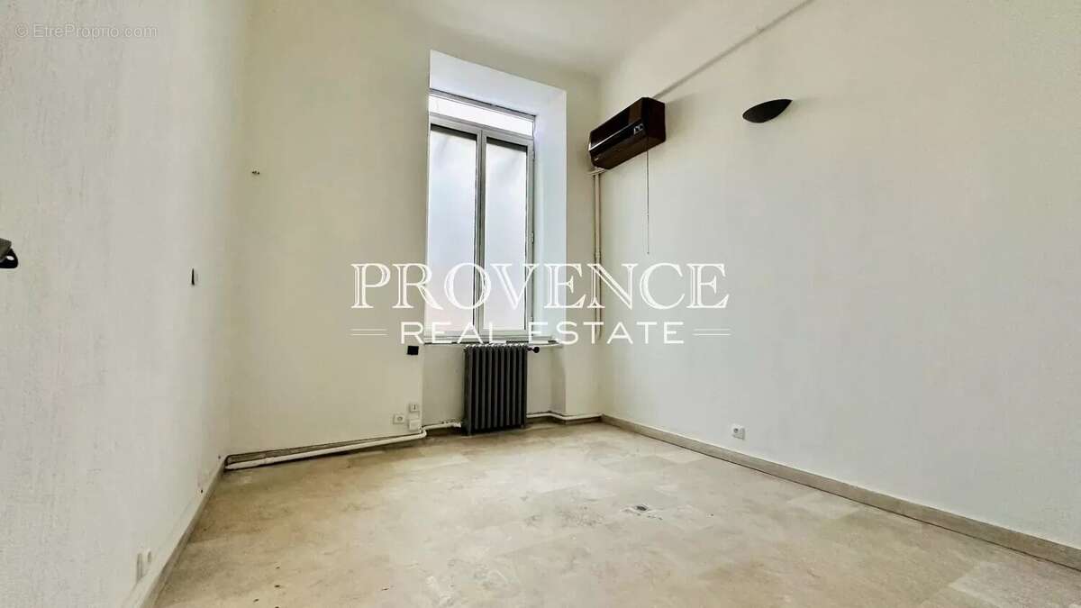 Commerce à MARSEILLE-6E