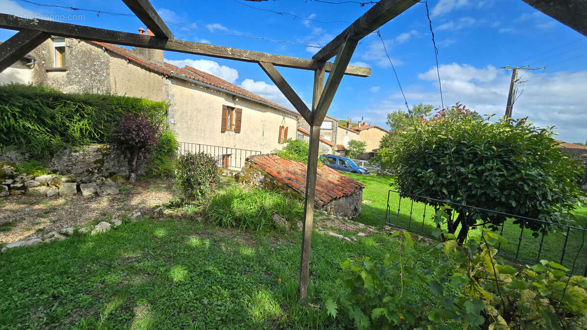 Maison 245m² à charroux - photo 16